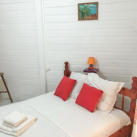 Villa Enchantee Avec Vue Sur Mer Et Piscine Au Carbet Le Carbet Buitenkant foto